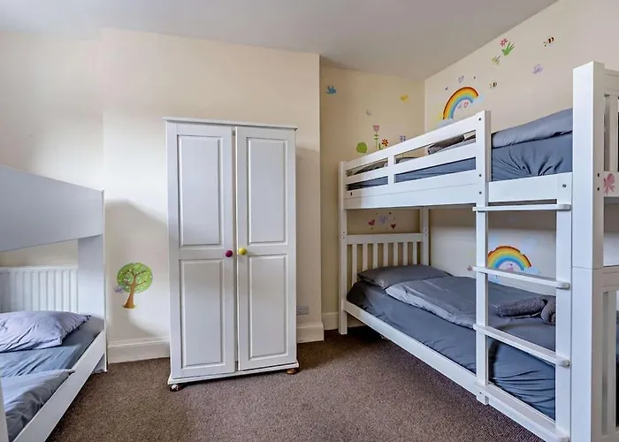 Dizzy Heights Swanage Sleeps 10 With Amazing Views