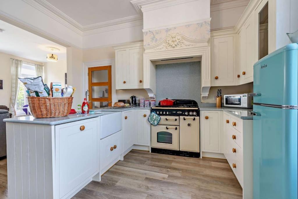Holiday home Dizzy Heights Sleeps 10 With Amazing Views