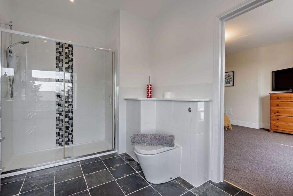 Dizzy Heights Sleeps 10 With Amazing Views Holiday home Swanage