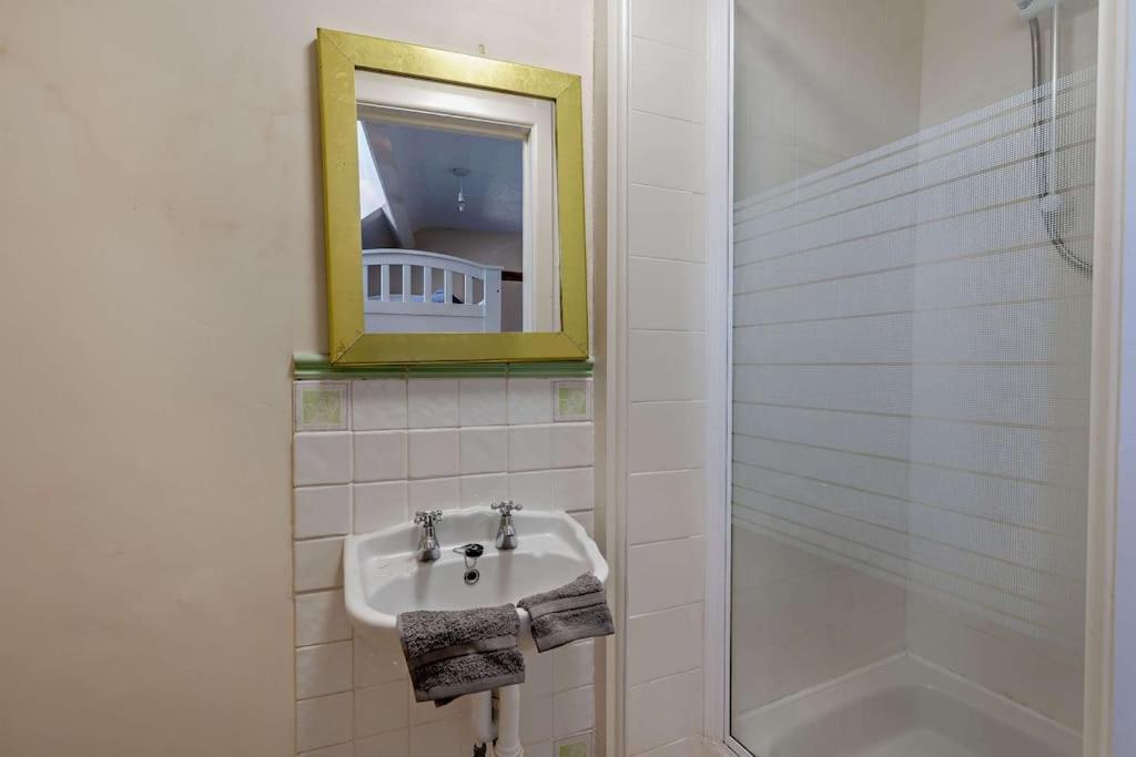 Holiday home Dizzy Heights Sleeps 10 With Amazing Views Swanage