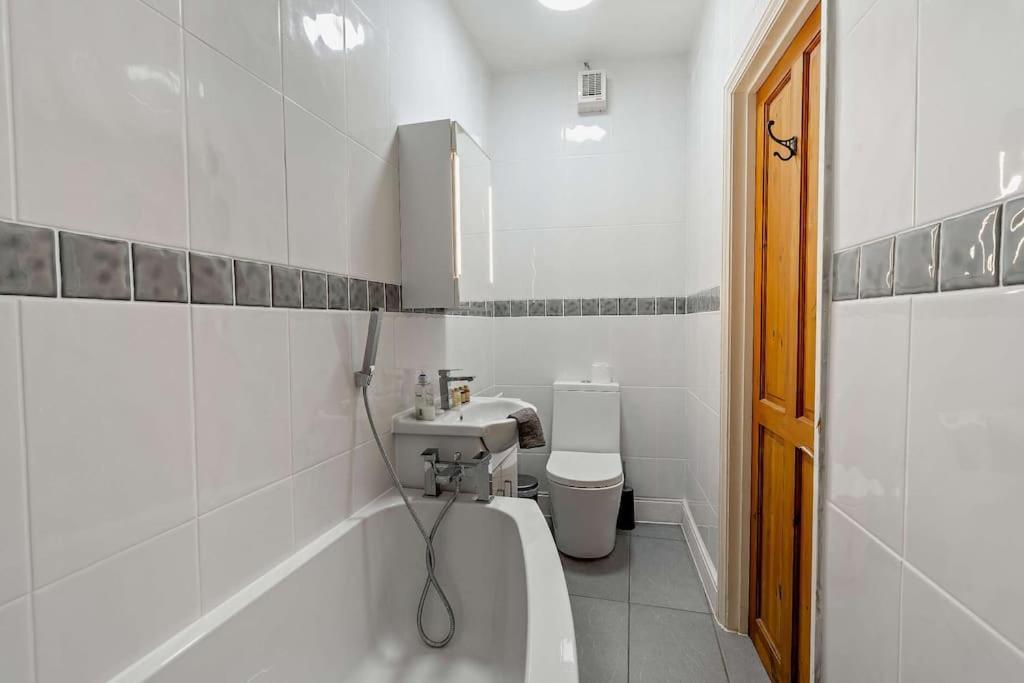 Dizzy Heights Sleeps 10 With Amazing Views * Swanage