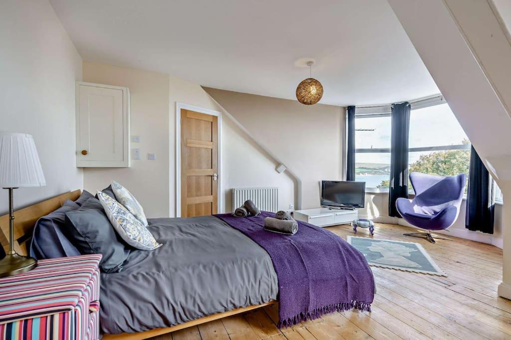 Holiday home Dizzy Heights Sleeps 10 With Amazing Views