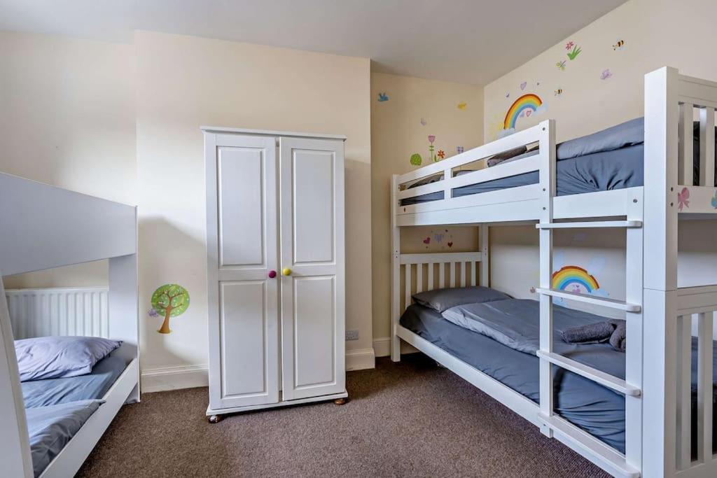 Holiday home Dizzy Heights Sleeps 10 With Amazing Views *