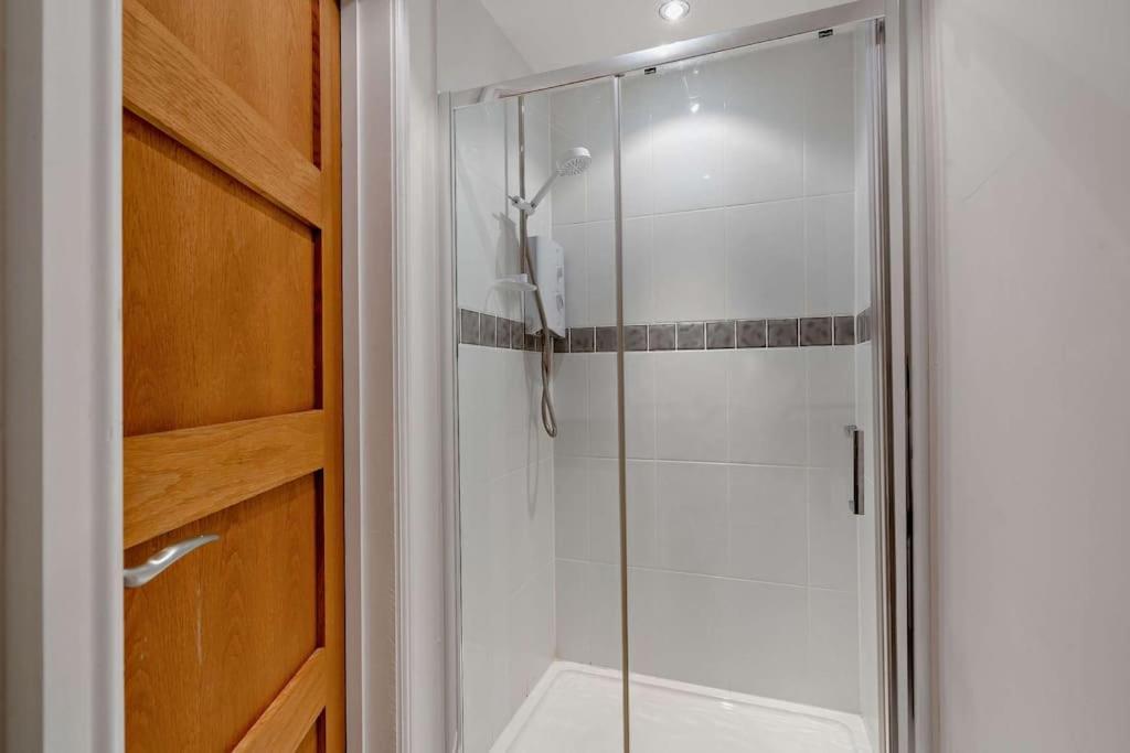 Holiday home Dizzy Heights Sleeps 10 With Amazing Views *