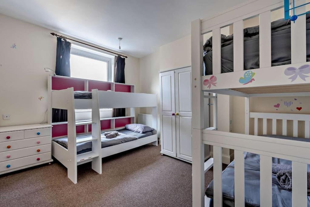 Holiday home Dizzy Heights Sleeps 10 With Amazing Views