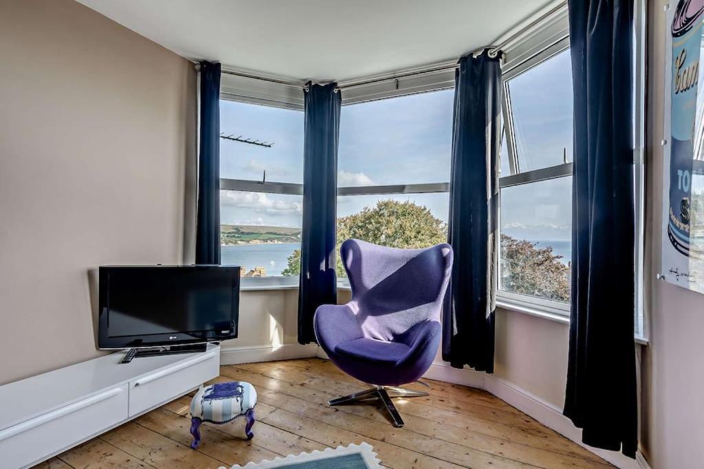Holiday home Dizzy Heights Sleeps 10 With Amazing Views *