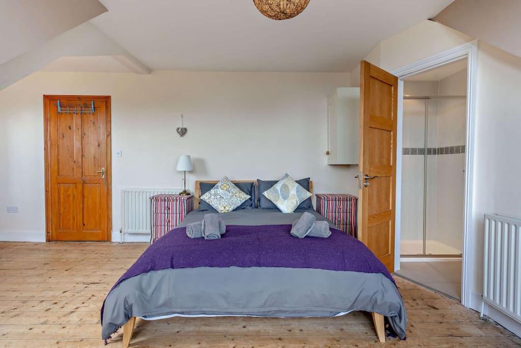Dizzy Heights Sleeps 10 With Amazing Views Holiday home Swanage