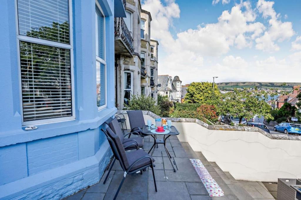 Holiday home Dizzy Heights Sleeps 10 With Amazing Views *