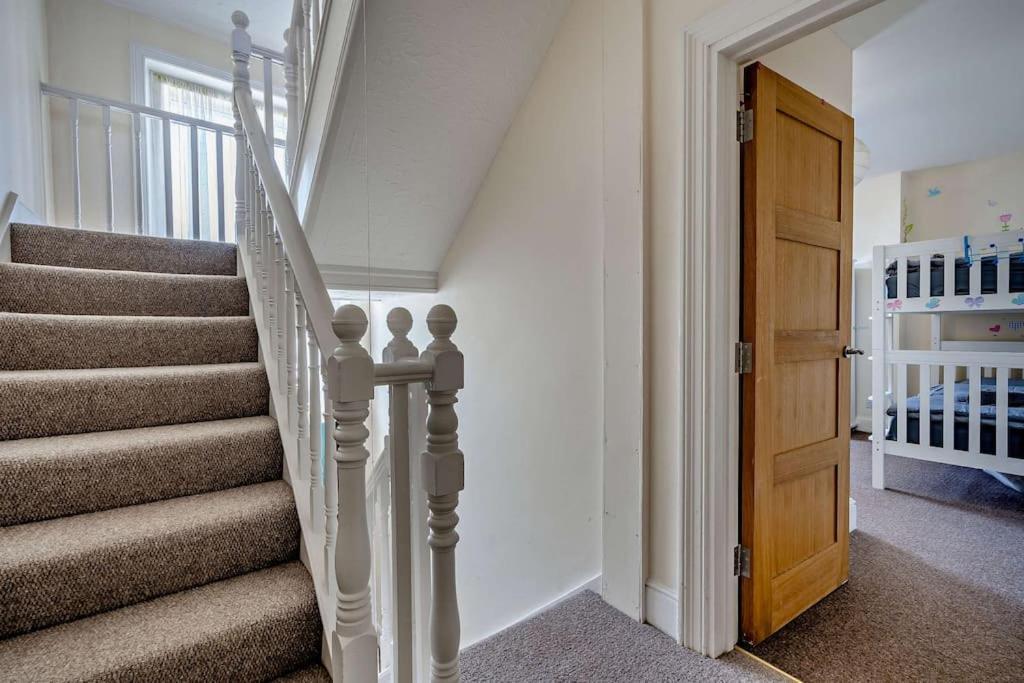 Dizzy Heights Sleeps 10 With Amazing Views *