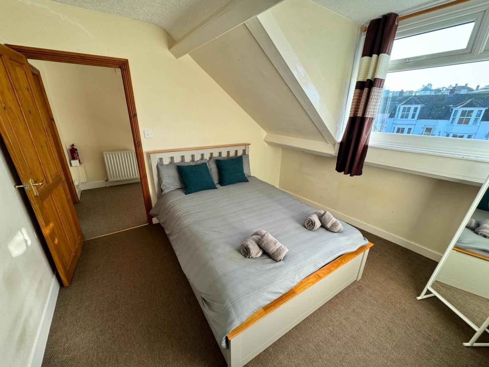 Dizzy Heights Sleeps 10 With Amazing Views Holiday home Swanage